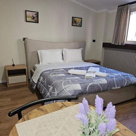 Vila Tafa Apartments Тирана Экстерьер фото