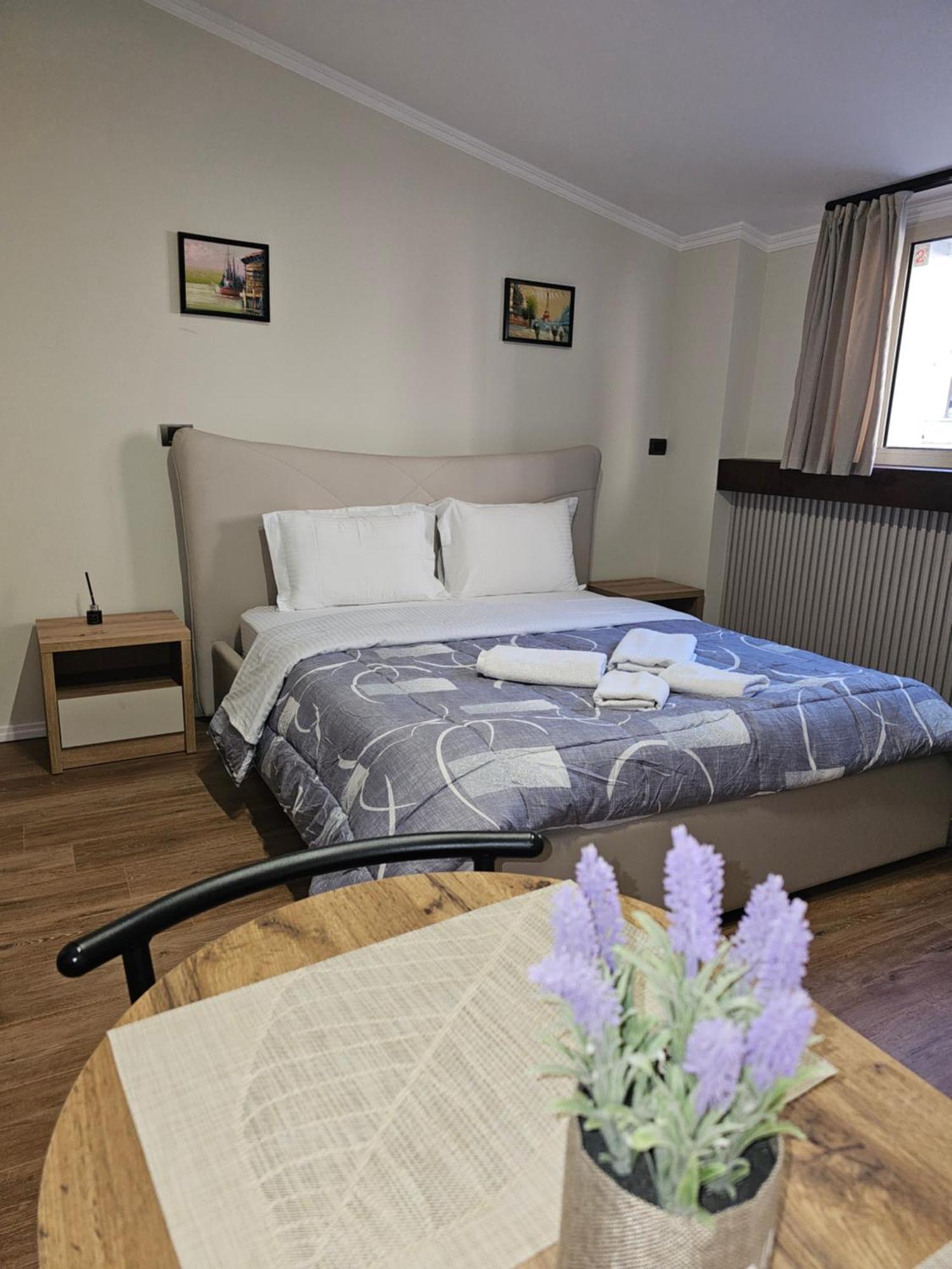 Vila Tafa Apartments Тирана Экстерьер фото